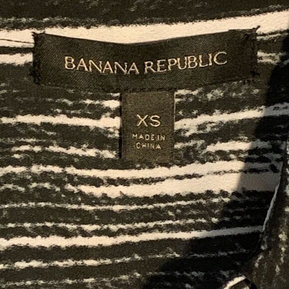 Banana Republic Long Sleeve Tiered Delany shirt - Picture 5 of 6